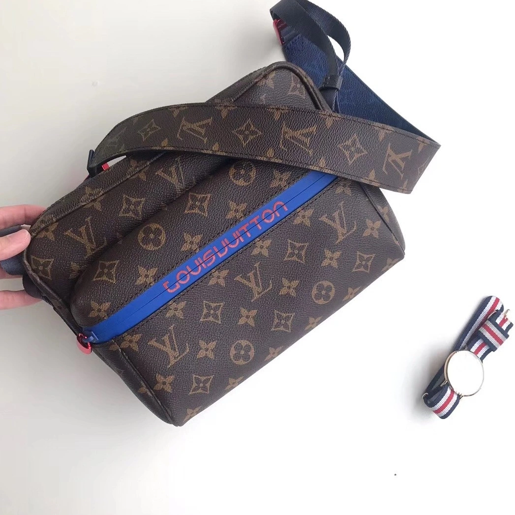 WIS Messenger Vuitton Louis 1027